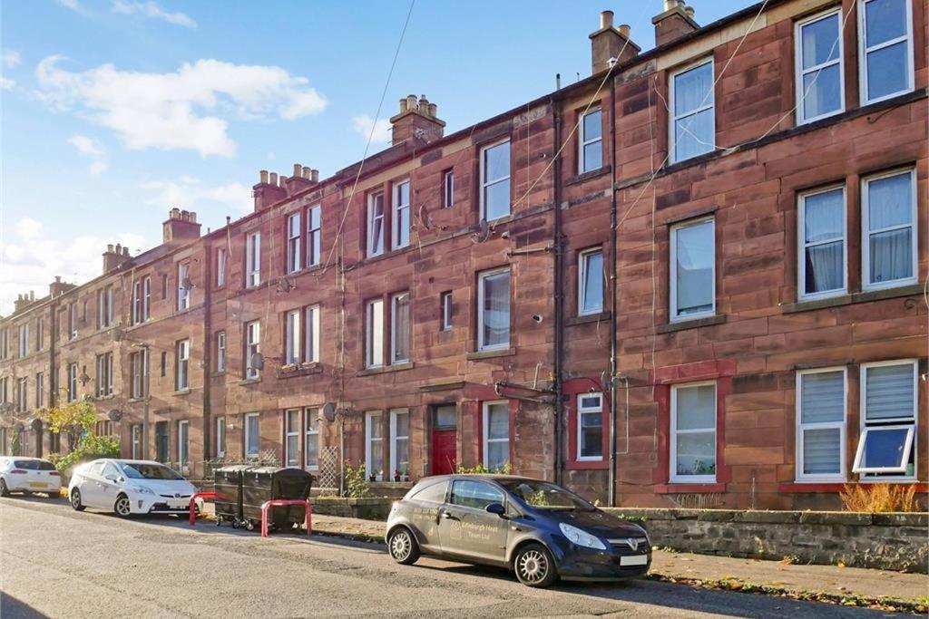 2 Bedrooms Flat Central Edinburgh, Sleeps 6, In The Shadow Of Holyrood Park And Arthur'S Seat With Free Parking, Two Bed Rooms Exteriér fotografie