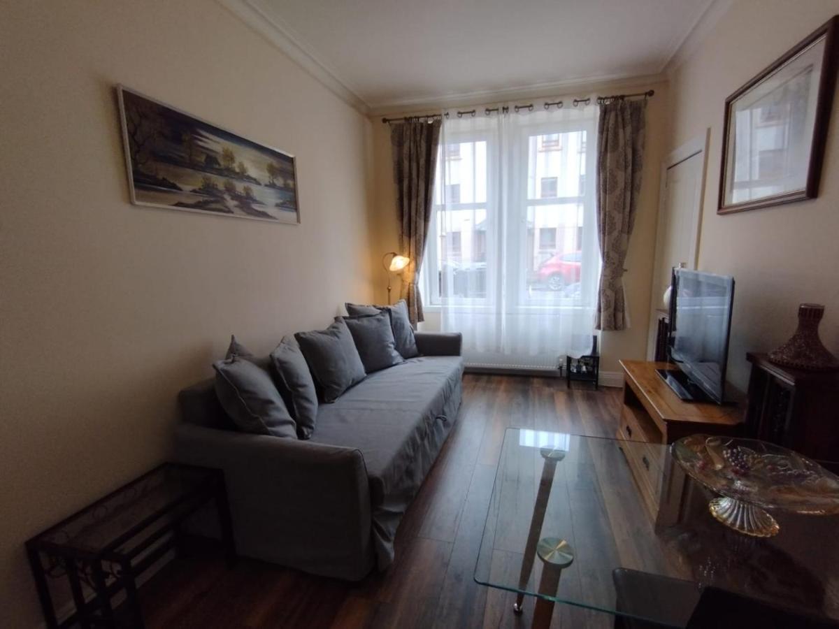 2 Bedrooms Flat Central Edinburgh, Sleeps 6, In The Shadow Of Holyrood Park And Arthur'S Seat With Free Parking, Two Bed Rooms Exteriér fotografie